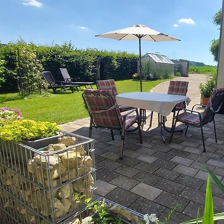 Ruhig Gelegene Ferienwohnung Im Gruenen Mit Terrasse Und Kleinem Garten Rotthalmuenster Luaran gambar
