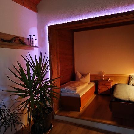 Ruhig Gelegene Ferienwohnung Im Gruenen Mit Terrasse Und Kleinem Garten Rotthalmuenster Luaran gambar