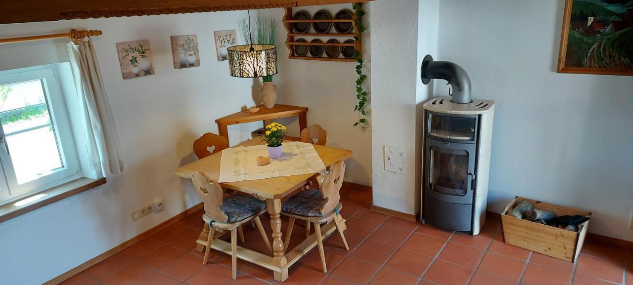 Ruhig Gelegene Ferienwohnung Im Gruenen Mit Terrasse Und Kleinem Garten Rotthalmuenster Luaran gambar