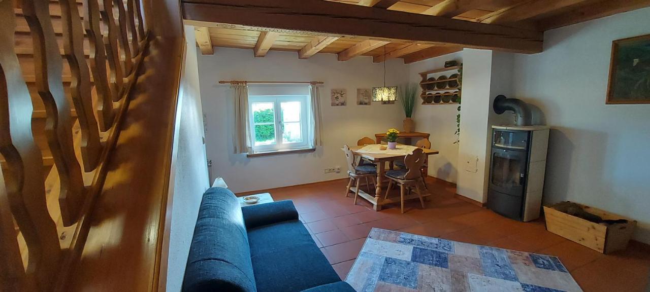 Ruhig Gelegene Ferienwohnung Im Gruenen Mit Terrasse Und Kleinem Garten Rotthalmuenster Luaran gambar