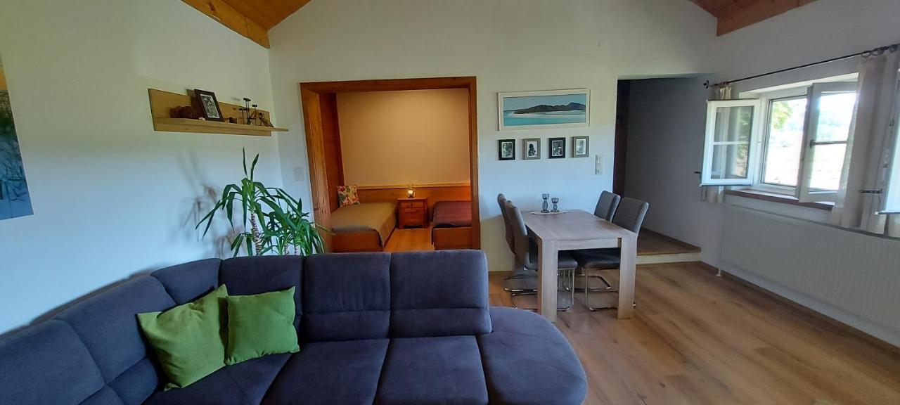 Ruhig Gelegene Ferienwohnung Im Gruenen Mit Terrasse Und Kleinem Garten Rotthalmuenster Luaran gambar
